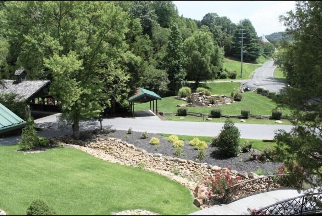 A River Runs Through It Sevierville Exterior foto